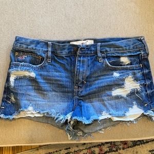 Hollister ripped jean shorts size 9/29